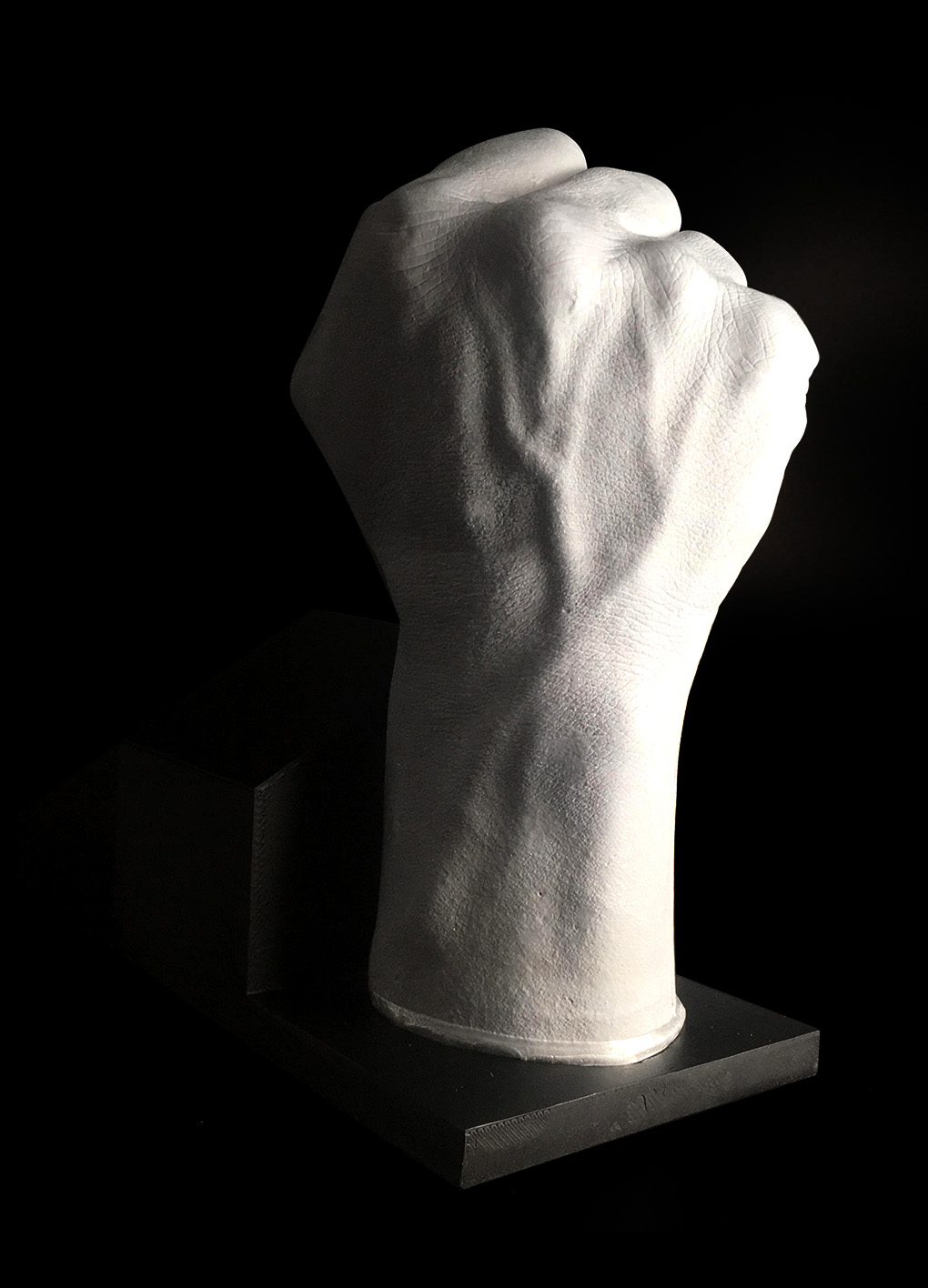 39th WBA World Super Featherweight Champion Takashi Uchiyama Right Fist Statue [Made of Resin]